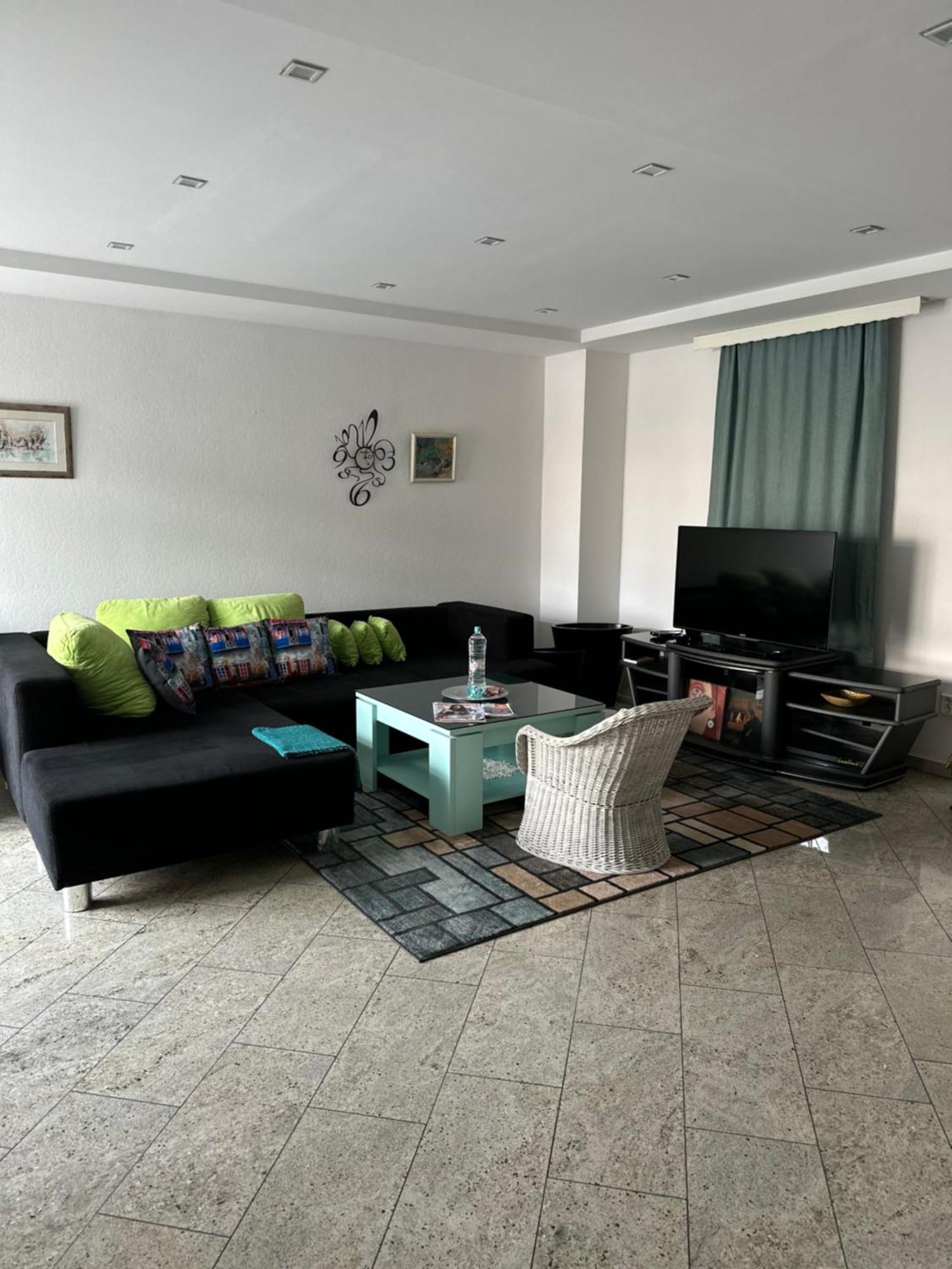 Terrace Apartment *